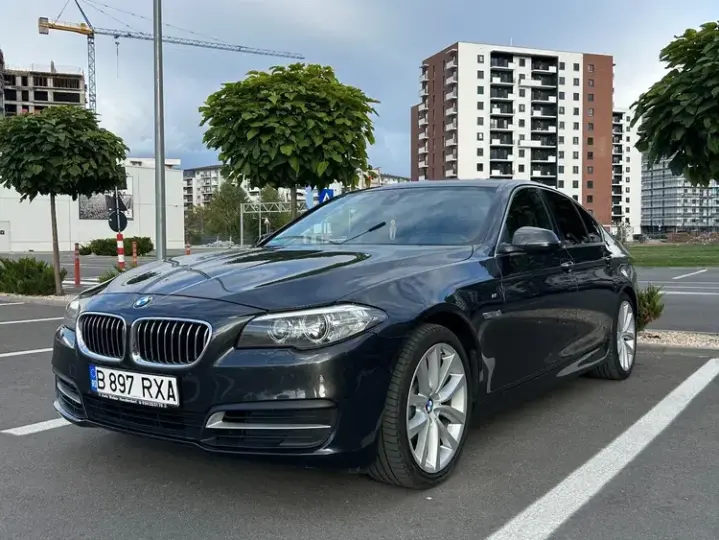 BMW Seria 5 F10/F11/F07 [2010 - 2017] 520d Aut. Luxury Line