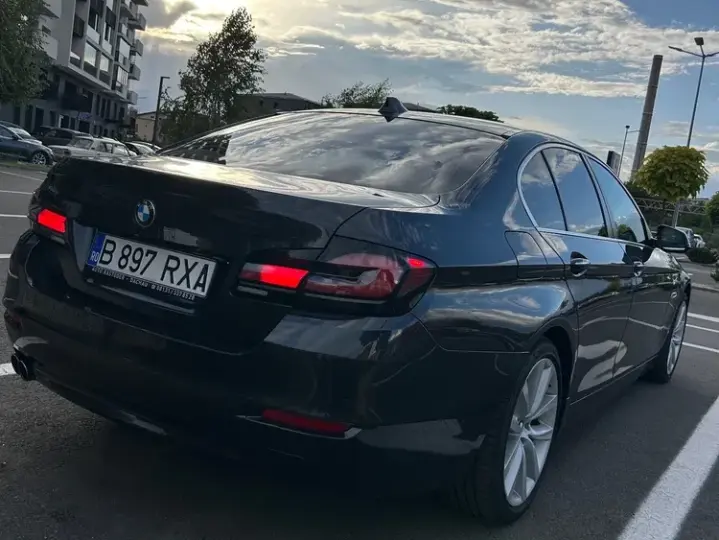BMW Seria 5 F10/F11/F07 [2010 - 2017] 520d Aut. Luxury Line