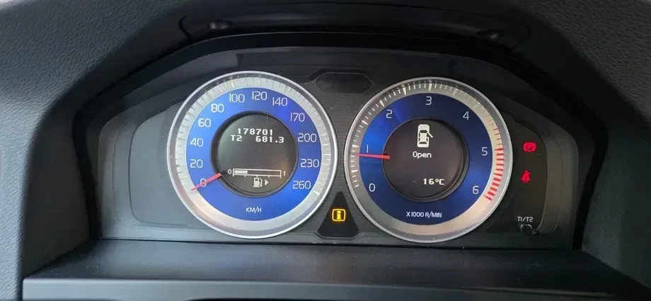 Volvo S60 II DRIVe Start-Stop Rdesign — imagine 4