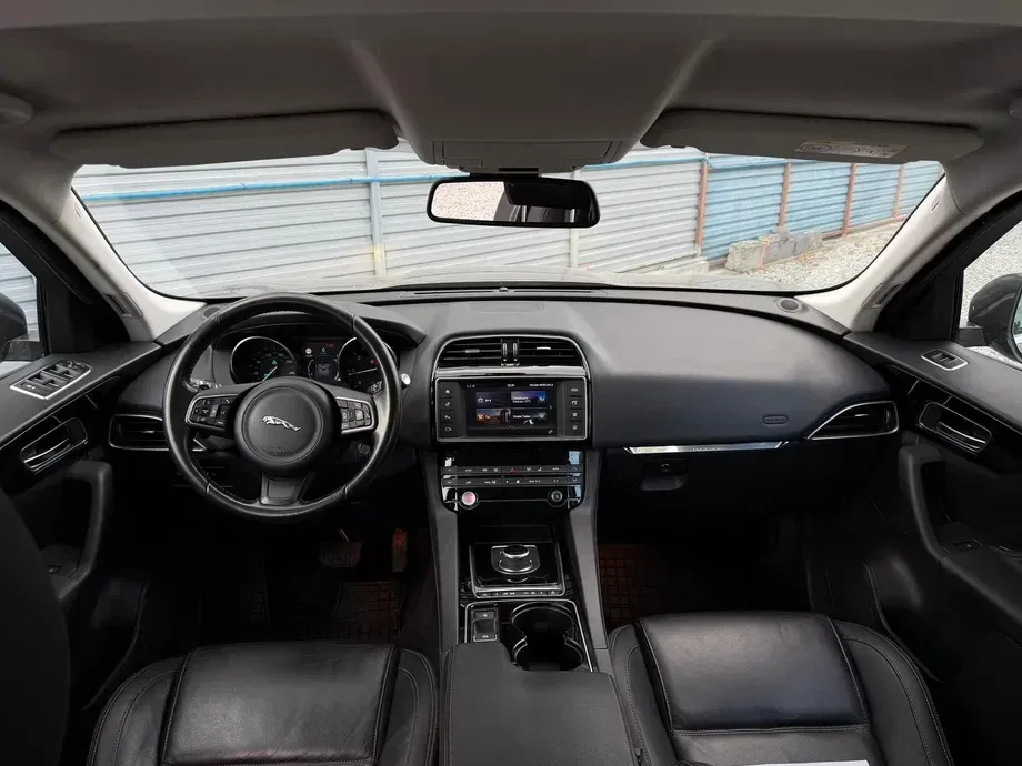 Jaguar F-Pace — imagine 6