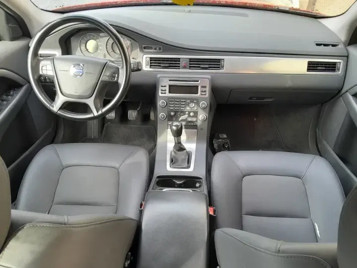Volvo V70 III