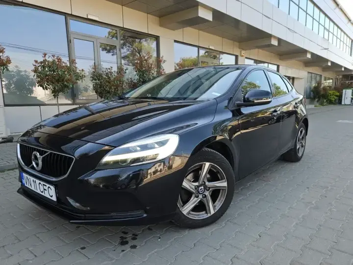 Volvo V40 II D2