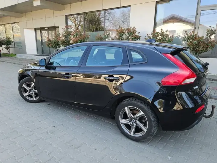 Volvo V40 II D2