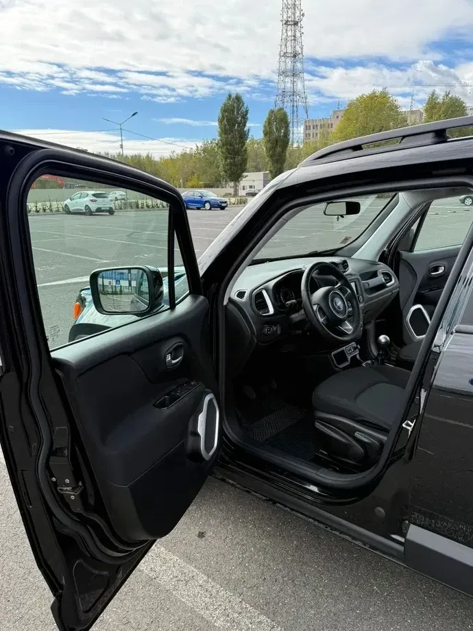 Jeep Renegade — imagine 2