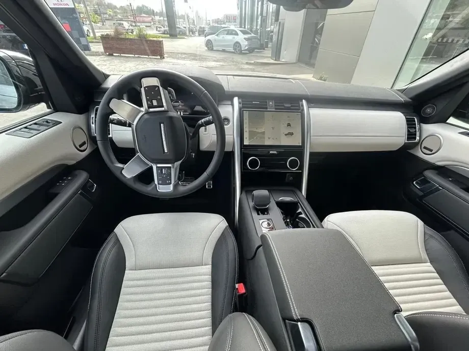 Land Rover Discovery V — imagine 3
