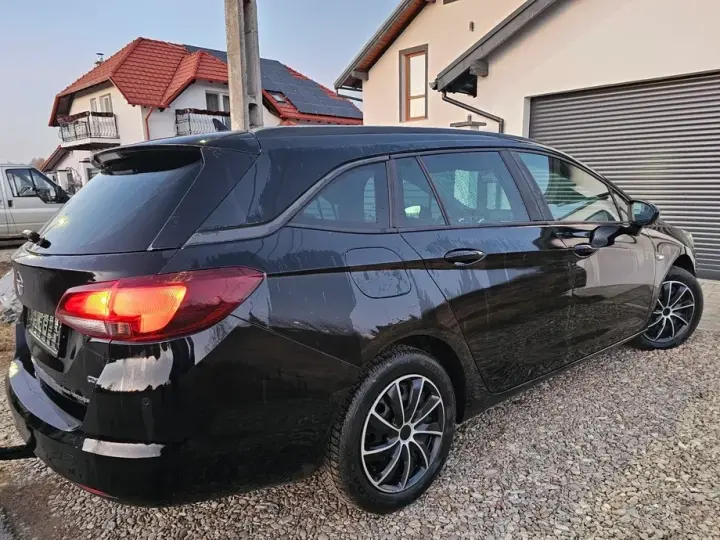 Opel Astra J 1.6 D Automatik Edition