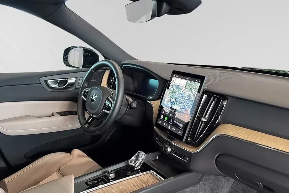 Volvo XC 60 T6 AWD Plus Dark — imagine 2