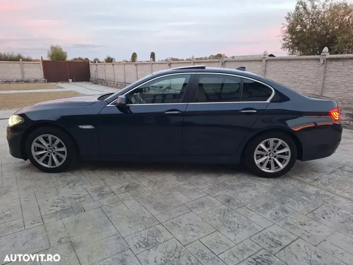 BMW Seria 5 F10/F11/F07 [2010 - 2017] 520d Aut. Luxury Line