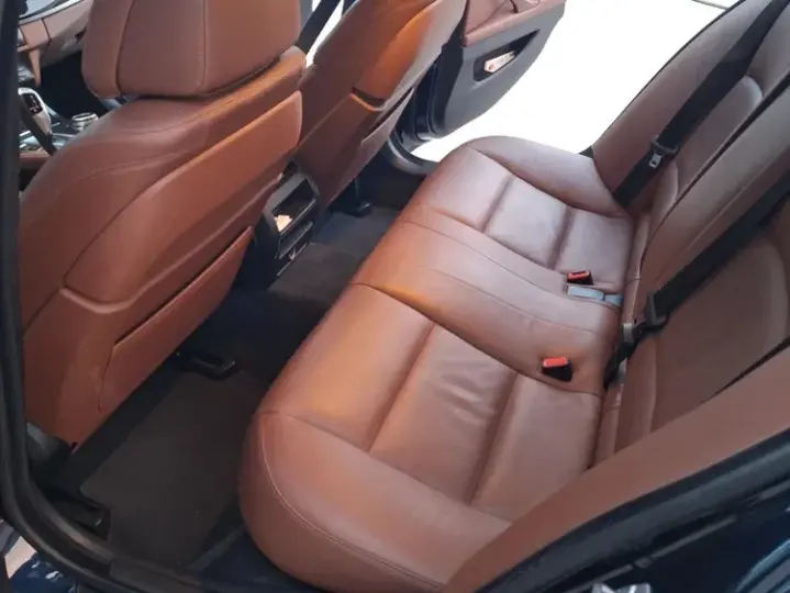 BMW Seria 5 F10/F11/F07 [2010 - 2017] 520d Aut. Luxury Line
