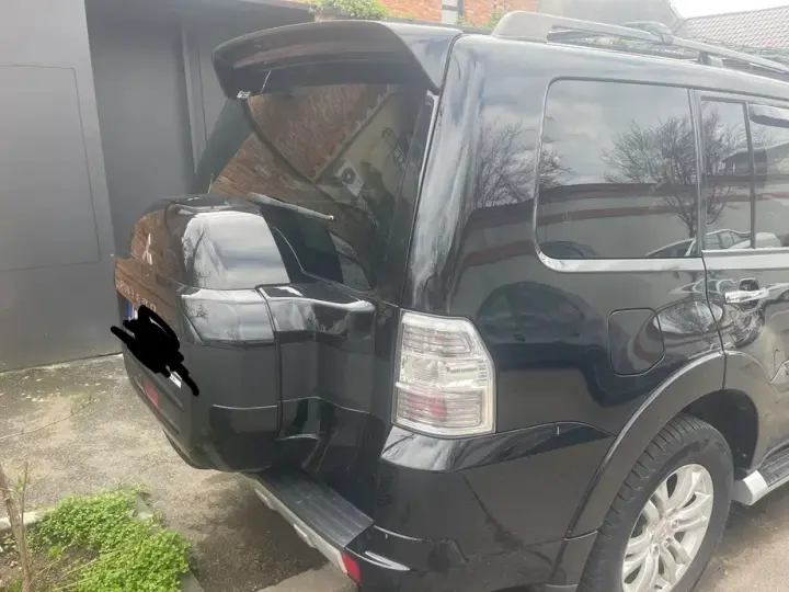 Mitsubishi Pajero IV LWB 3.2 DI-D Instyle A70