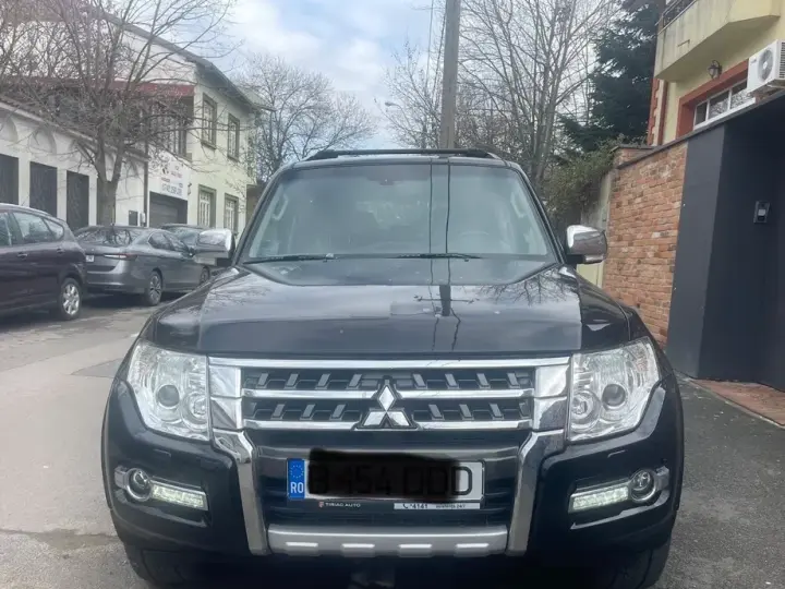 Mitsubishi Pajero IV LWB 3.2 DI-D Instyle A70