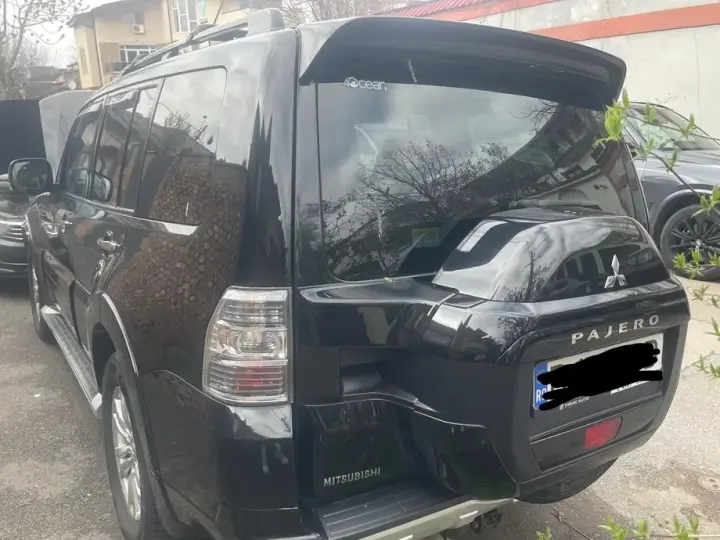 Mitsubishi Pajero IV LWB 3.2 DI-D Instyle A70