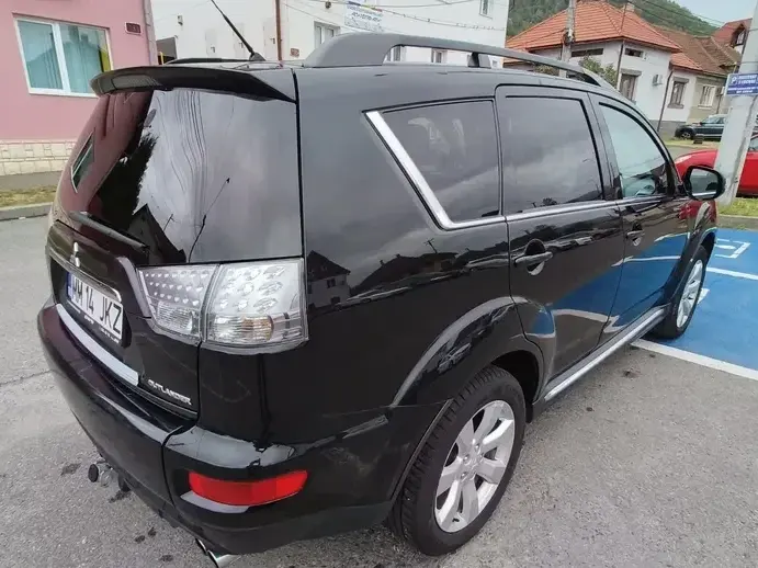 Mitsubishi Outlander II 2.2 DI-D 4WD TC-SST Intense+ A06