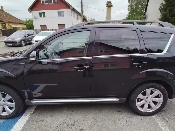 Mitsubishi Outlander II 2.2 DI-D 4WD TC-SST Intense+ A06