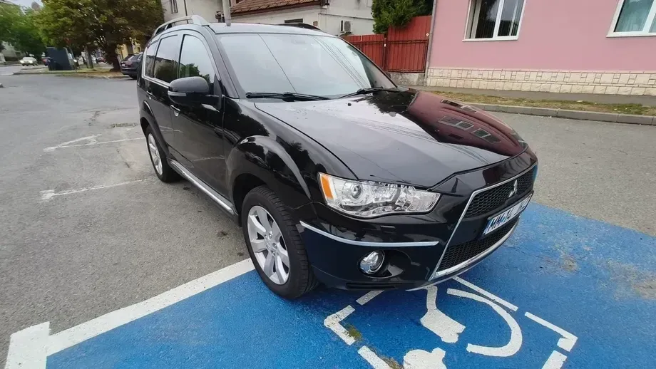 Mitsubishi Outlander II 2.2 DI-D 4WD TC-SST Intense+ A06 — imagine 4