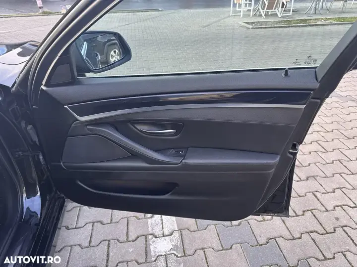 BMW Seria 5 F10/F11/F07 [2010 - 2017] 525d xDrive Aut.