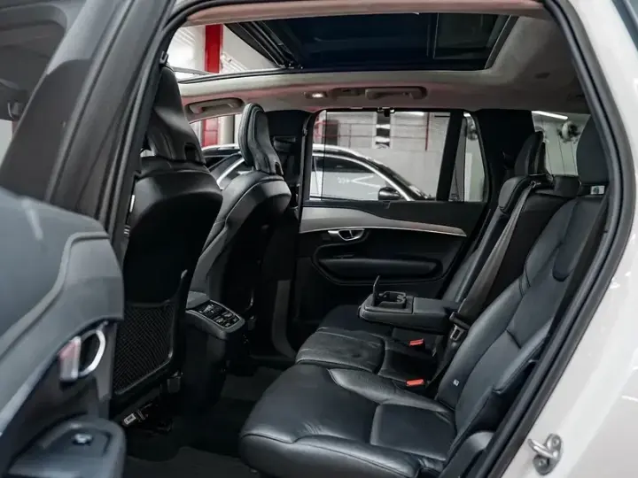 Volvo XC 90 II B5 MHEV AWD 7 locuri Ultimate Bright