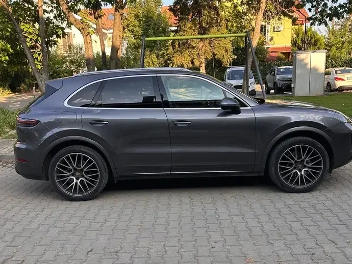 Porsche Cayenne Standard