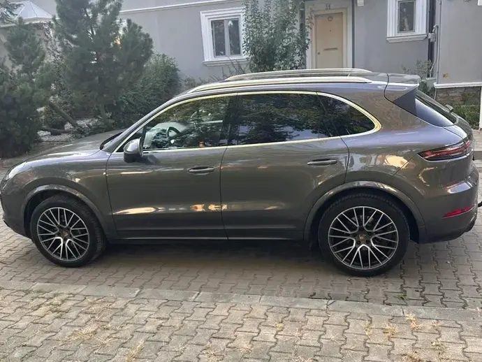 Porsche Cayenne Standard