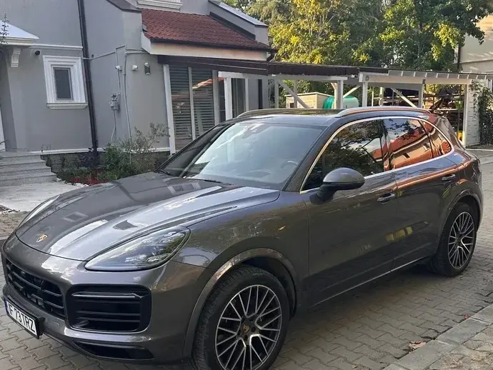 Porsche Cayenne Standard