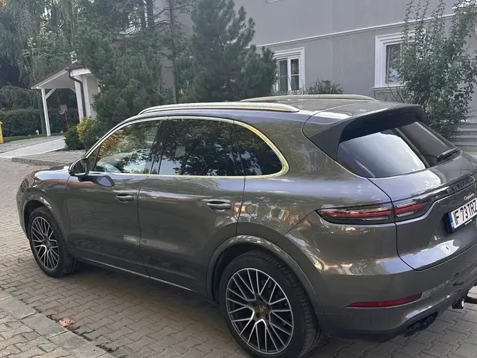 Porsche Cayenne Standard