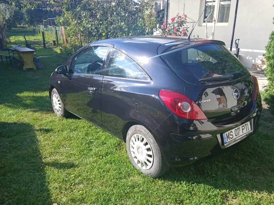 Opel Corsa D 1.2i Essentia — imagine 3
