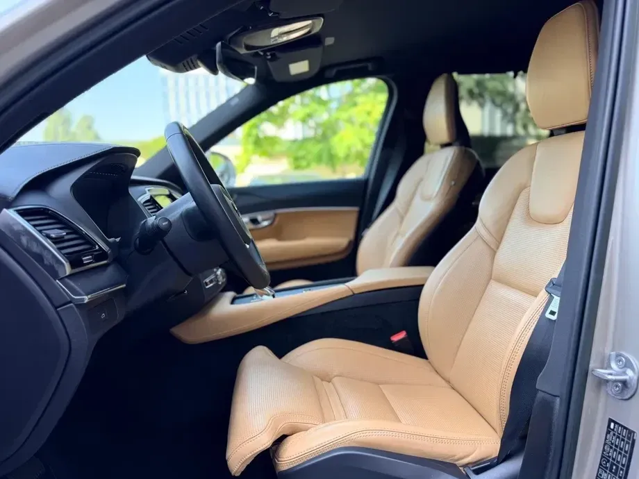 Volvo XC 90 B5 D AWD Plus Bright — imagine 2