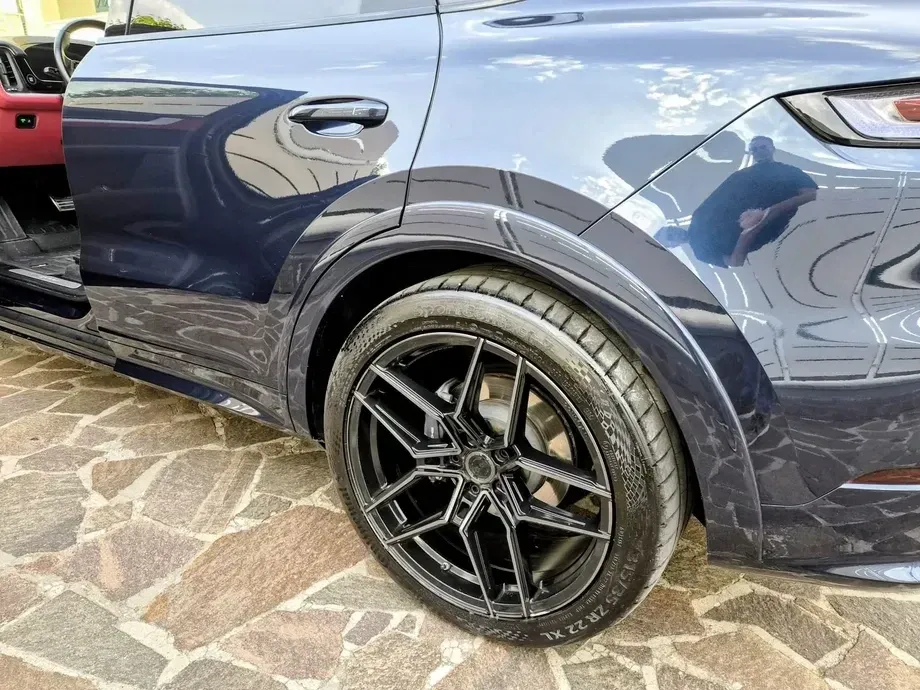 Porsche Cayenne Standard — imagine 5