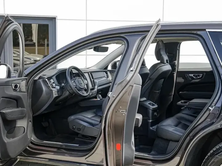 Volvo XC 60 II T6 AWD Recharge Geartronic Inscription