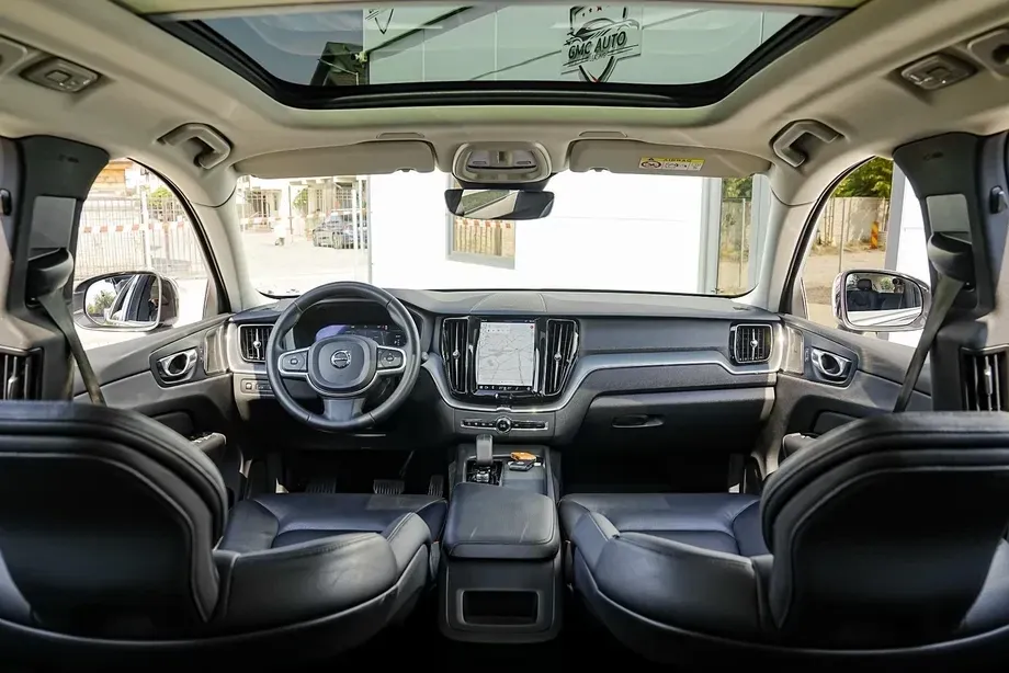 Volvo XC 60 II T6 AWD Recharge Geartronic Inscription — imagine 6