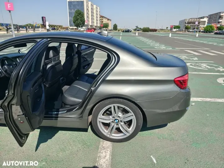 BMW Seria 5 F10/F11/F07 [2010 - 2017] 525d xDrive AT