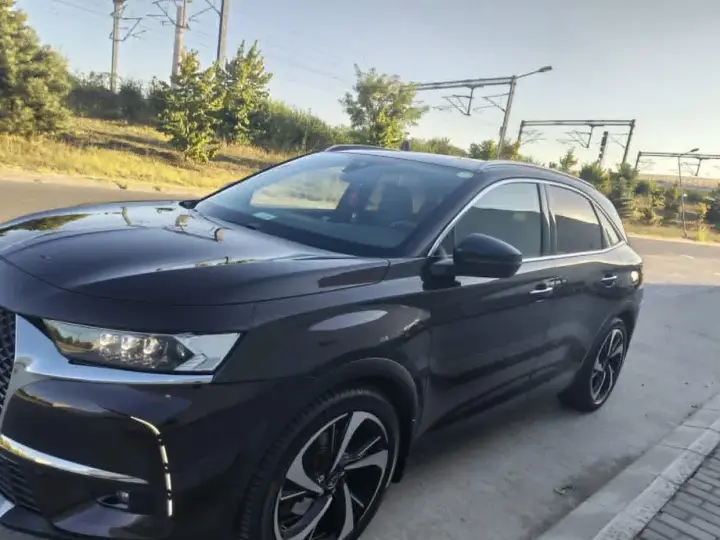 DS Automobiles DS 7 Crossback 4x4 300 OPERA