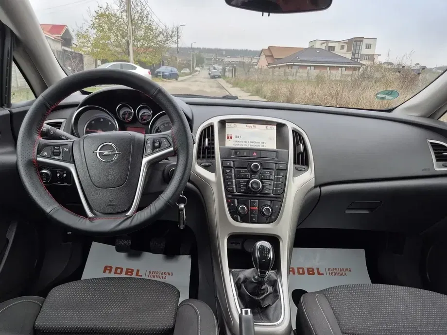Opel Astra J 1.7 CDTI DPF Design Edition — imagine 5