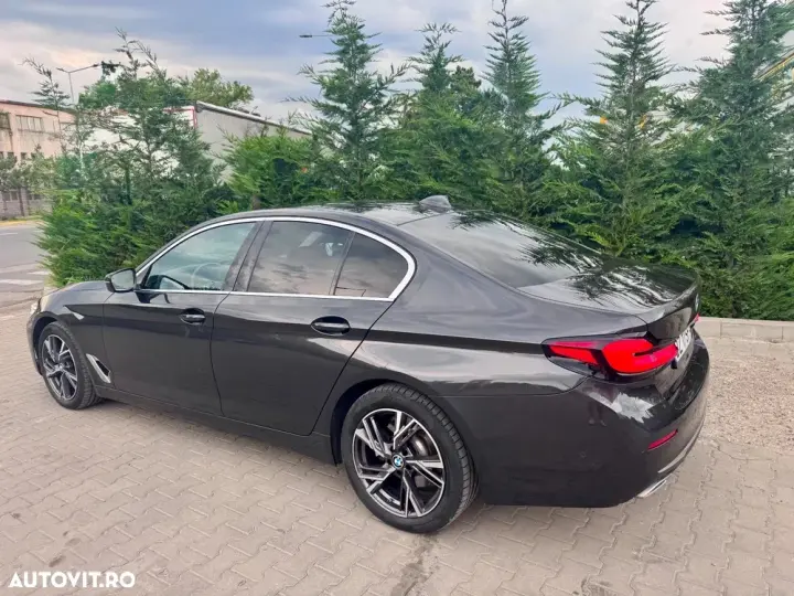 BMW Seria 5 G30/G31 [2017 - Prezent] 520d AT MHEV