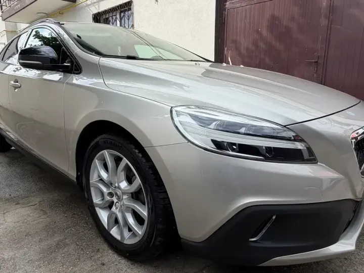 Volvo V40 II D3 Summum