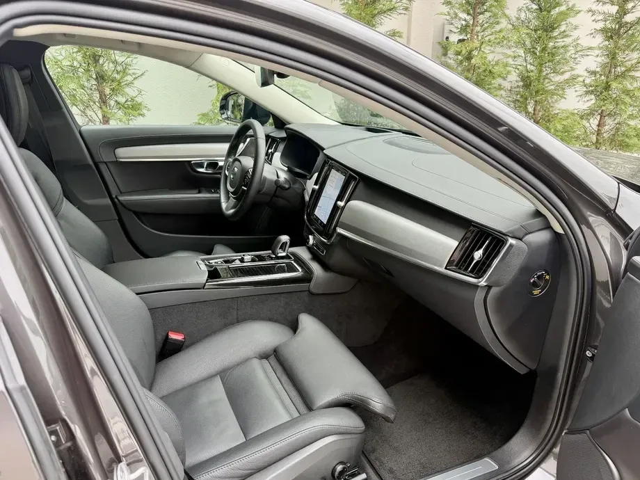 Volvo S90 Recharge T8 AWD Core — imagine 6