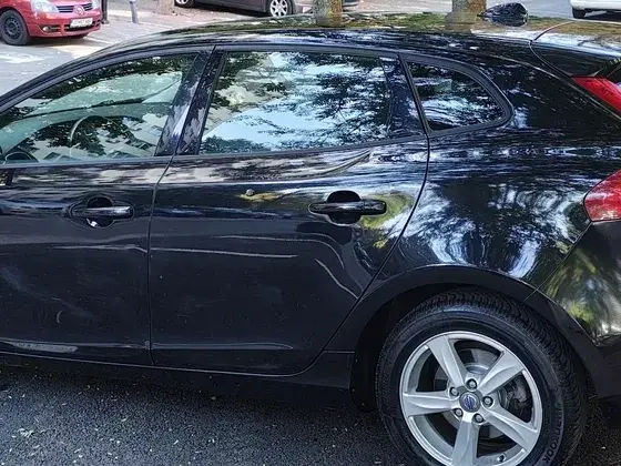 Volvo V40 II D2