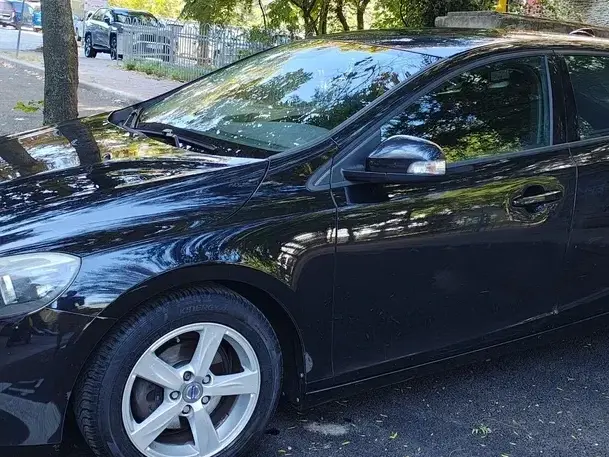Volvo V40 II D2