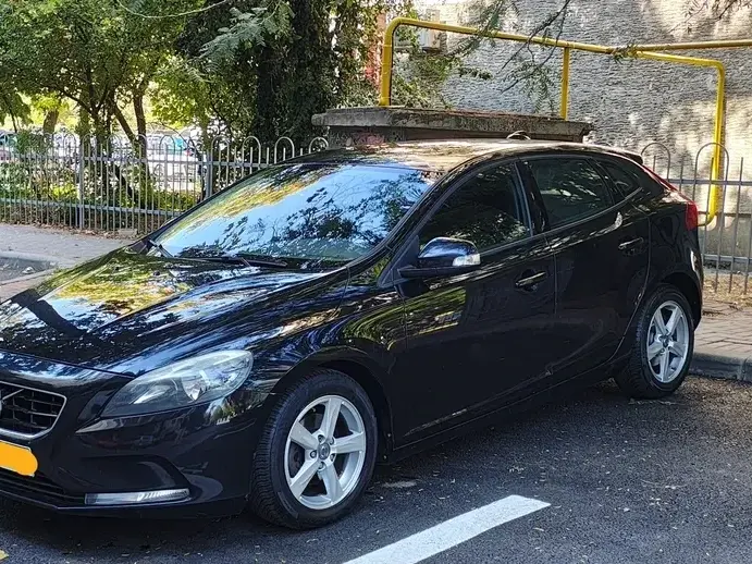 Volvo V40 II D2