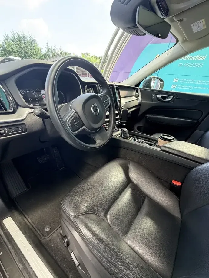Volvo XC 60 II T8 Twin Engine AWD Momentum — imagine 6