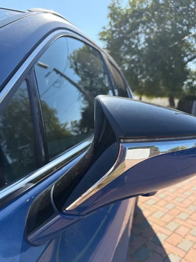 Lexus UX 300e Luxury — imagine 5