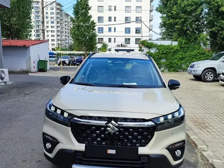 Suzuki S-Cross 1.4 Boosterjet 6MT MHEV Signature