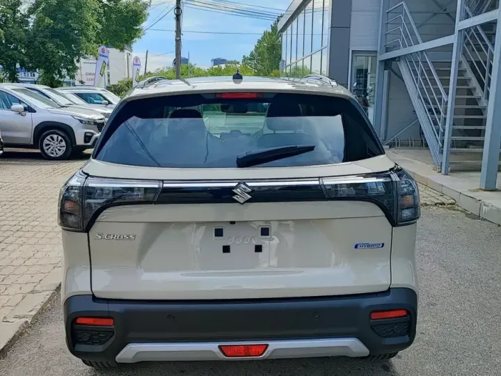 Suzuki S-Cross 1.4 Boosterjet 6MT MHEV Signature