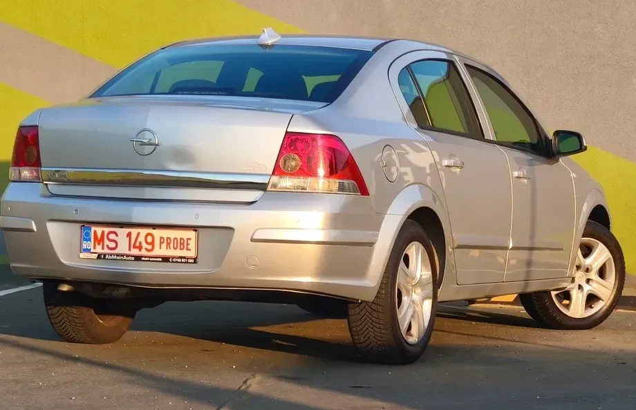 Opel Astra H 1.6 Automatik Cosmo — imagine 4