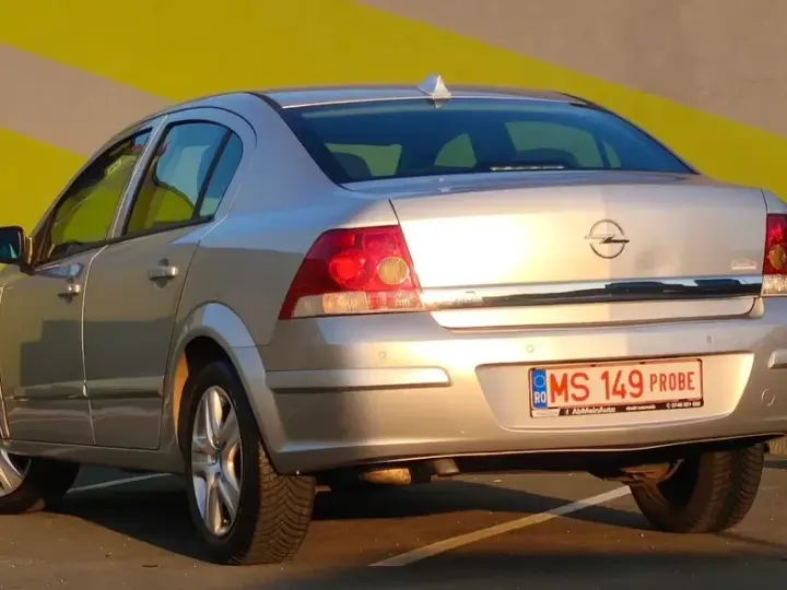 Opel Astra H 1.6 Automatik Cosmo