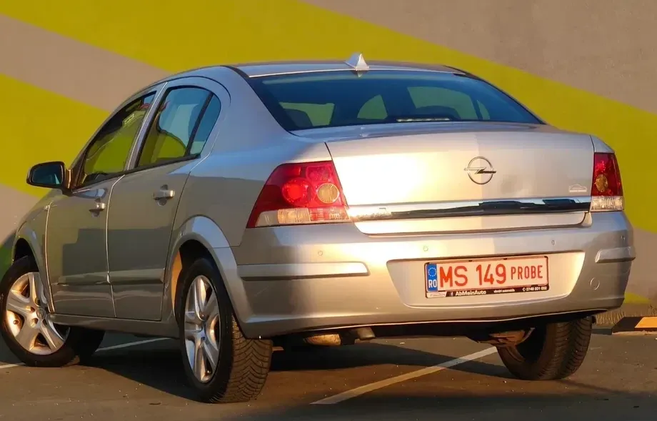 Opel Astra H 1.6 Automatik Cosmo — imagine 3
