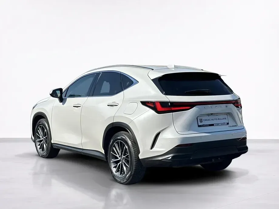 Lexus NX 450h+ AWD CVT PHEV Luxury — imagine 3