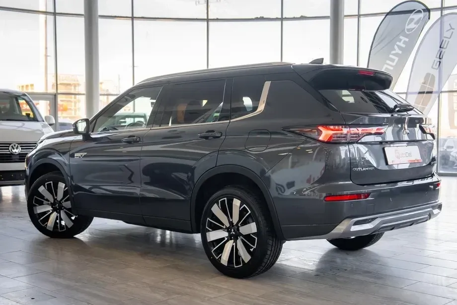 Mitsubishi Outlander — imagine 6
