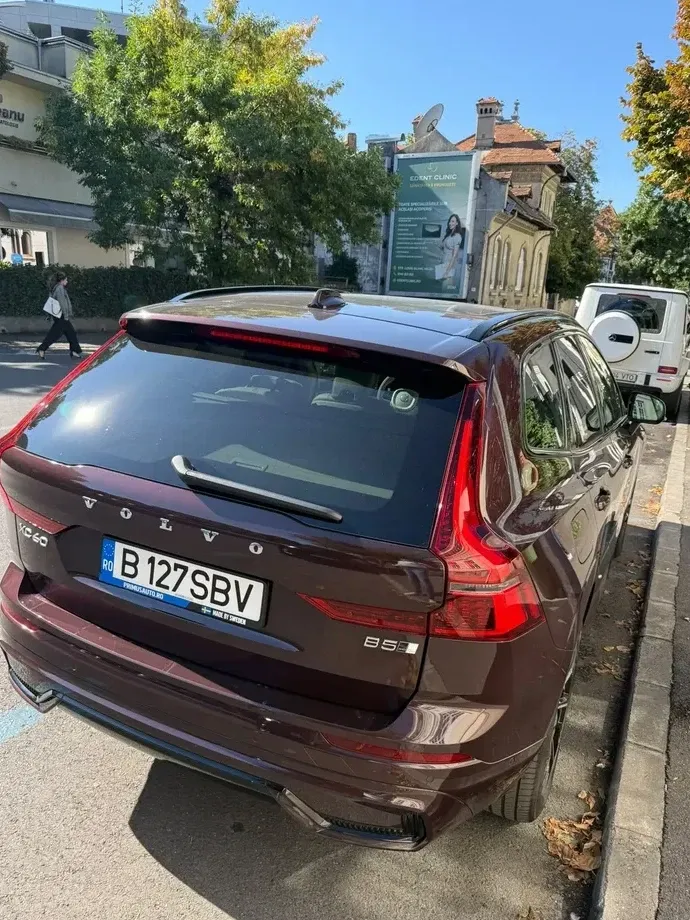 Volvo XC 60 T6 AWD Ultra Dark — imagine 3