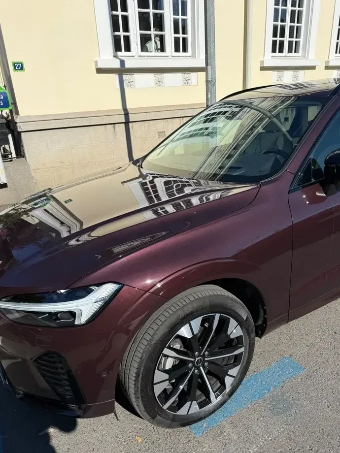 Volvo XC 60 T6 AWD Ultra Dark — imagine 6